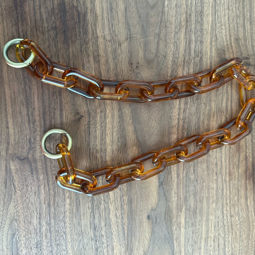 Parker Thatch shoulder strap in Tortoise. 26” clip to clip